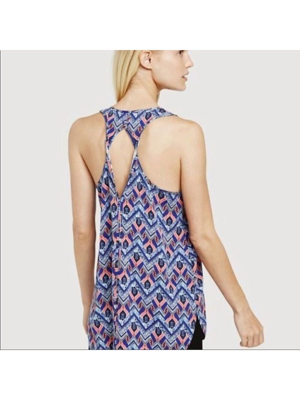 Kit + Ace Sneak Peak Multicolour Printed Performance Tank US 6